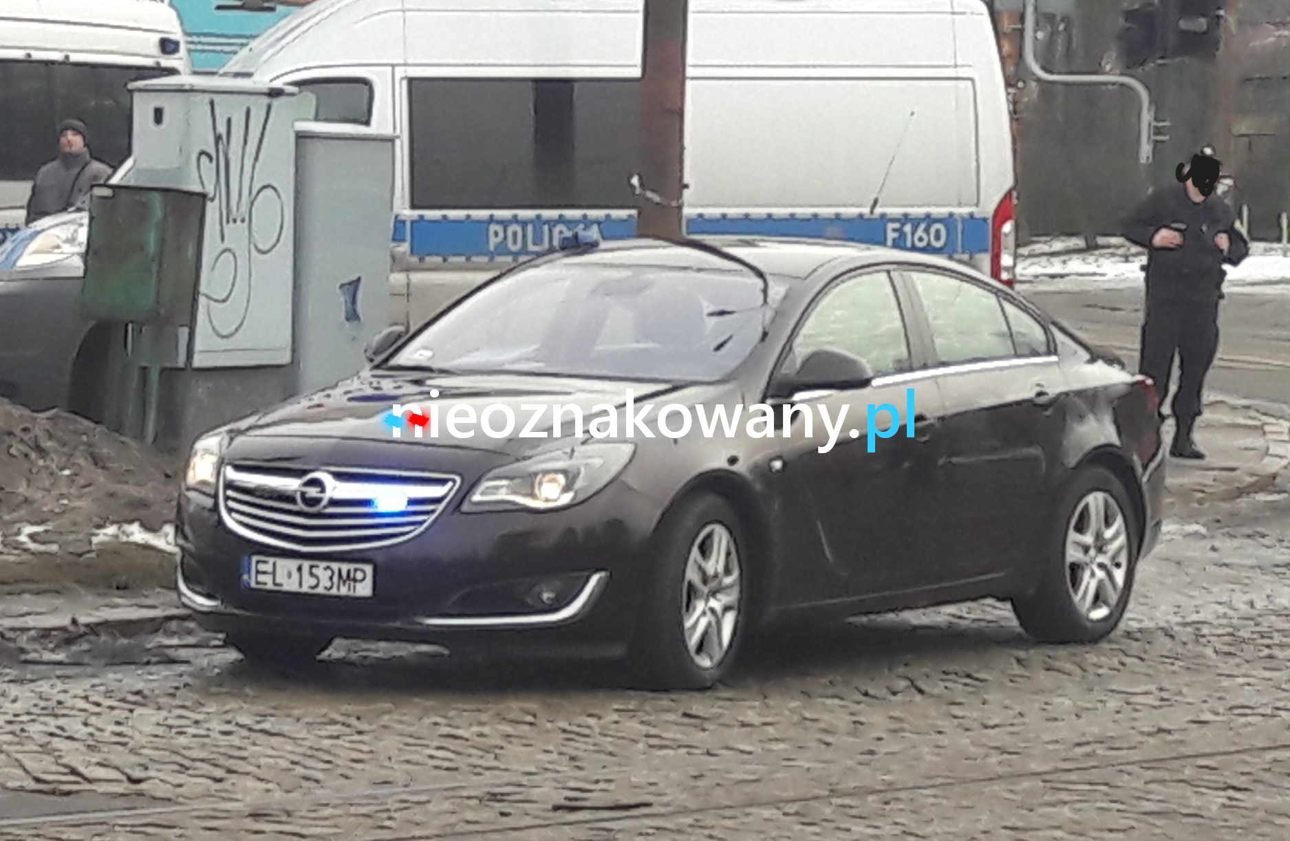 Nieoznakowany radiowóz Opel Insignia